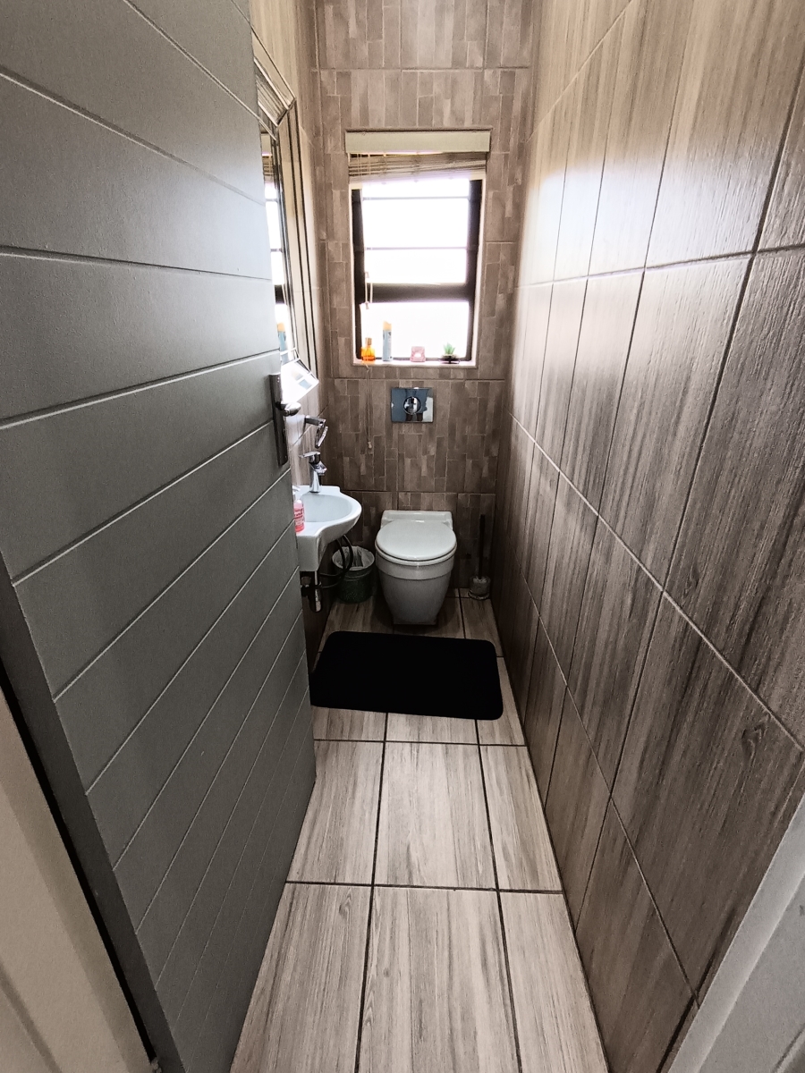 4 Bedroom Property for Sale in Aston Bay Eastern Cape